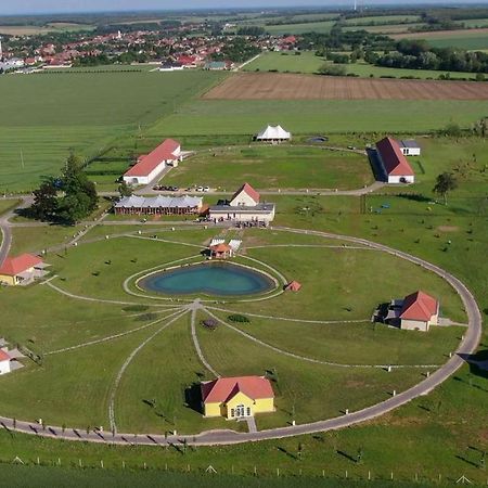 Chalets Franciska Major, Pro Village Sopronkovesd Exteriör bild